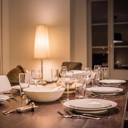 Dependance First شقة *