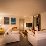 Apartamento Dependance First Entrelagos